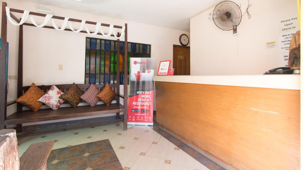 Reddoorz At Teofila Lodge Vigan Exterior photo